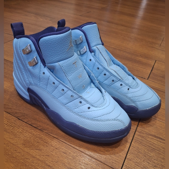 Jordan Light Blue and Navy Men's Shoes - Picture 2 of 7